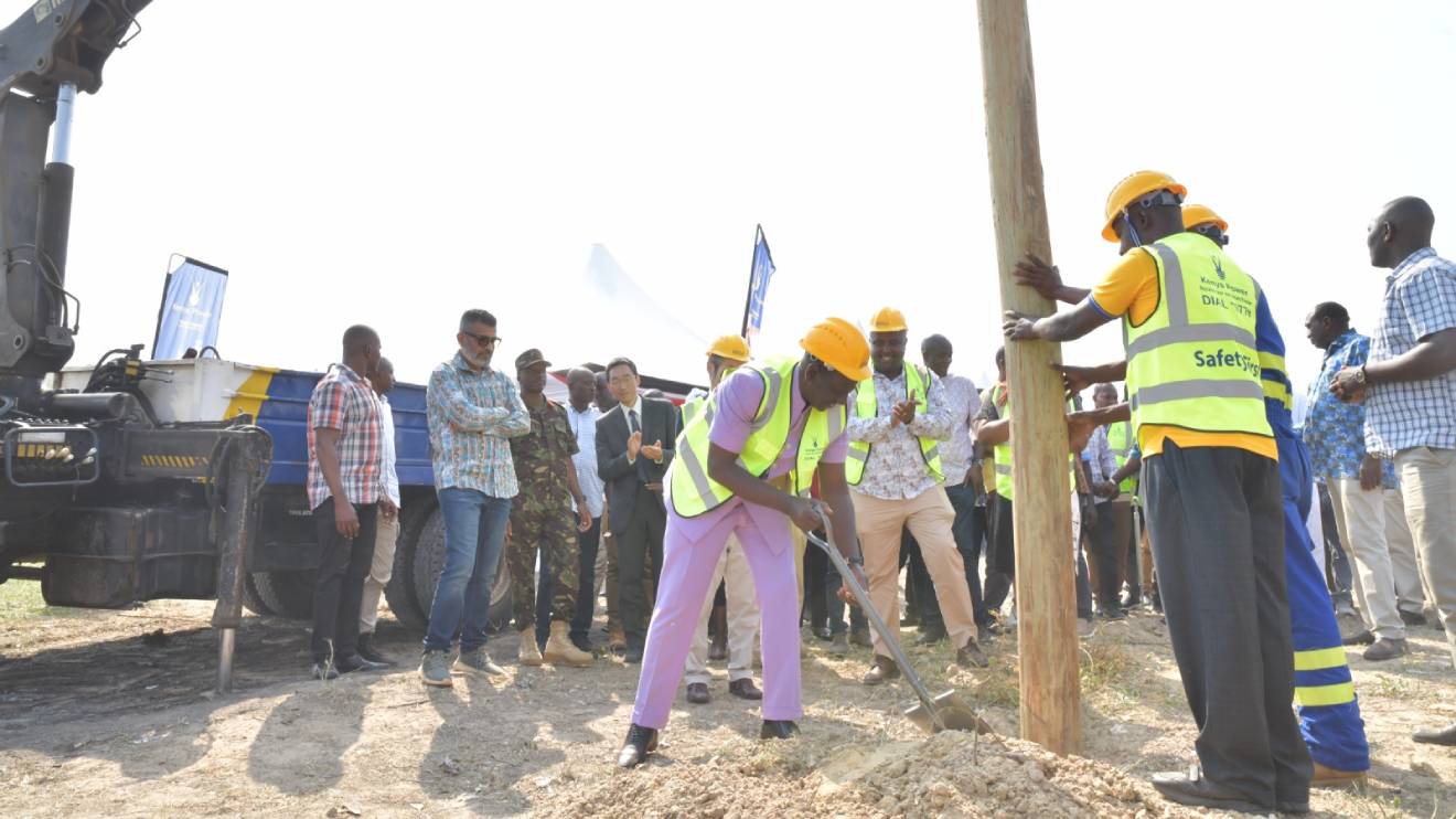 From Left: H.E President William Ruto during the groundbreaking of JICA-financed Last Mile Connectivity Phase V in Mweza Moyo, Bamba, Kilifi County. PHOTO/COURTESY